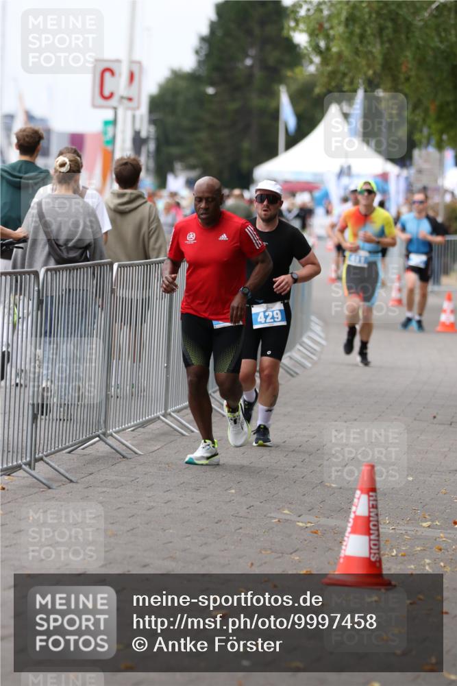 16.08.2026 - KN Förde Triathlon 2026 Antke Förster http://msf.ph/oto/9997458 16.08.2026 12:13:59 Laufen  meine-sportfotos.de