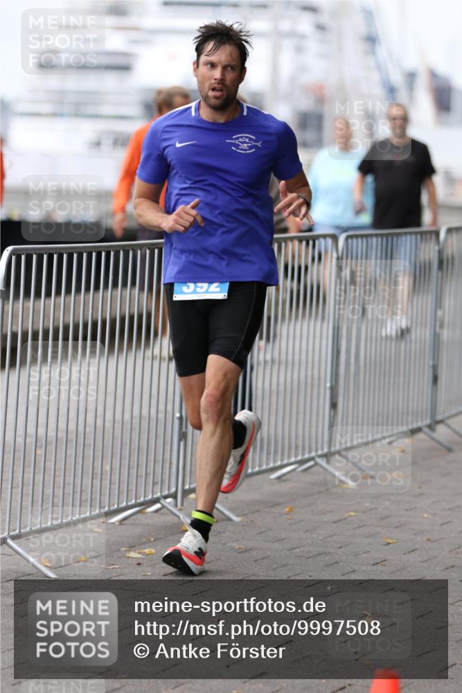 16.08.2026 - KN Förde Triathlon 2026 Antke Förster http://msf.ph/oto/9997508 16.08.2026 12:15:17 Laufen  meine-sportfotos.de
