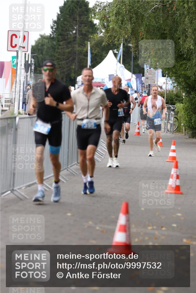 16.08.2026 - KN Förde Triathlon 2026 Antke Förster http://msf.ph/oto/9997532 16.08.2026 12:15:55 Laufen  meine-sportfotos.de
