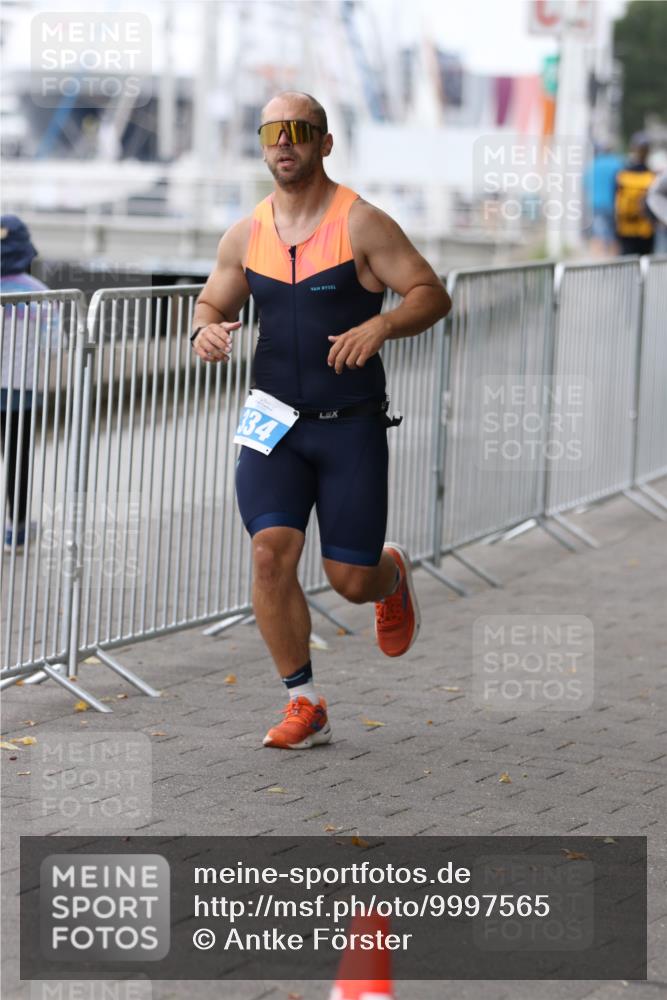 16.08.2026 - KN Förde Triathlon 2026 Antke Förster http://msf.ph/oto/9997565 16.08.2026 12:16:40 Laufen  meine-sportfotos.de