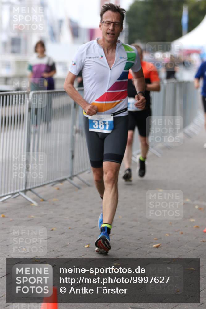16.08.2026 - KN Förde Triathlon 2026 Antke Förster http://msf.ph/oto/9997627 16.08.2026 12:18:03 Laufen  meine-sportfotos.de