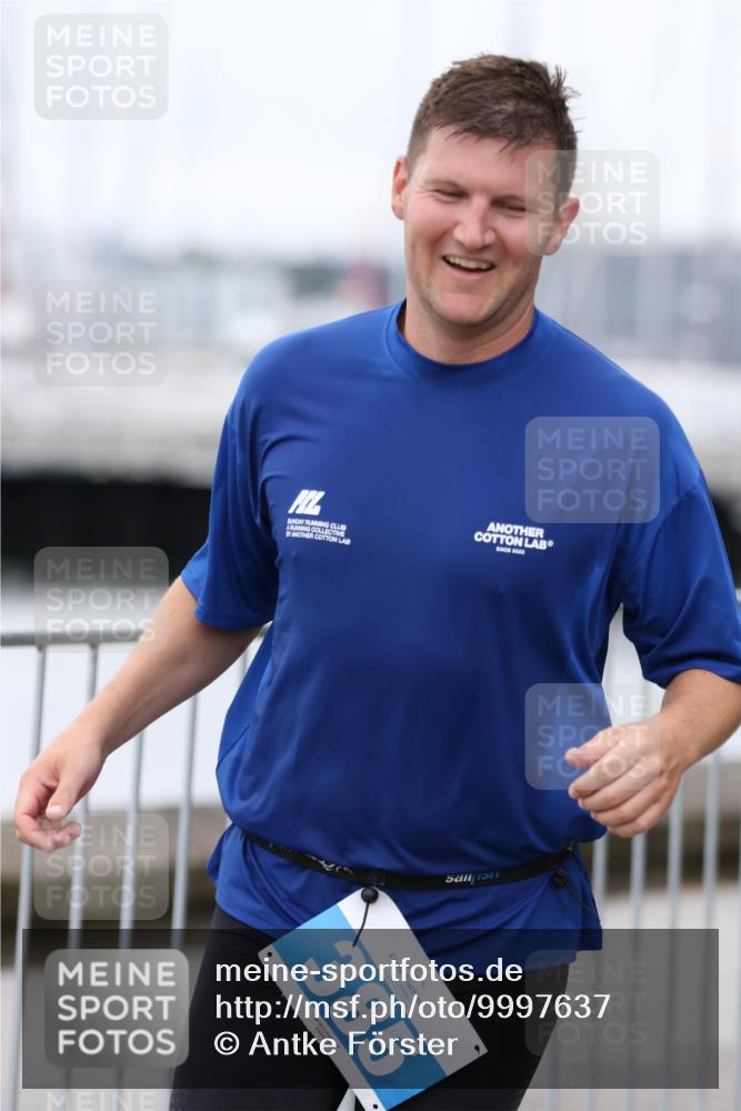 16.08.2026 - KN Förde Triathlon 2026 Antke Förster http://msf.ph/oto/9997637 16.08.2026 12:18:10 Laufen  meine-sportfotos.de