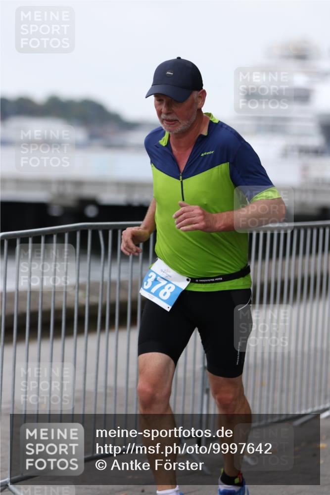 16.08.2026 - KN Förde Triathlon 2026 Antke Förster http://msf.ph/oto/9997642 16.08.2026 12:18:49 Laufen  meine-sportfotos.de