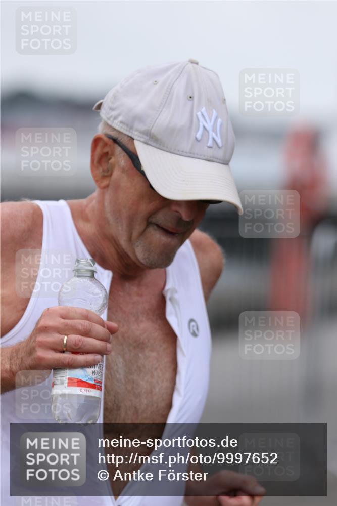 16.08.2026 - KN Förde Triathlon 2026 Antke Förster http://msf.ph/oto/9997652 16.08.2026 12:18:56 Laufen  meine-sportfotos.de