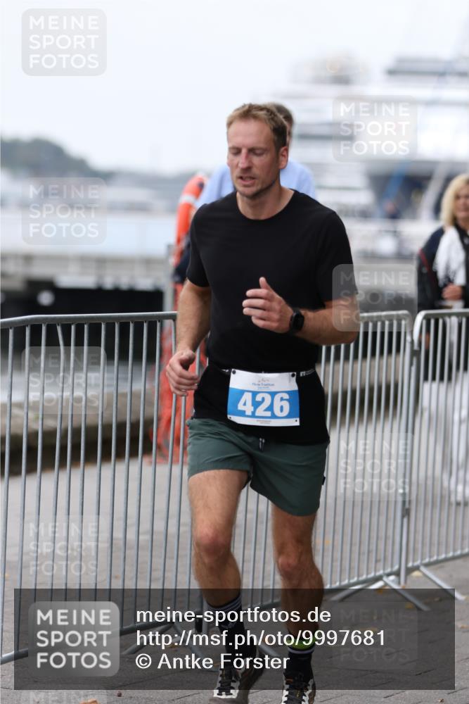 16.08.2026 - KN Förde Triathlon 2026 Antke Förster http://msf.ph/oto/9997681 16.08.2026 12:19:45 Laufen  meine-sportfotos.de