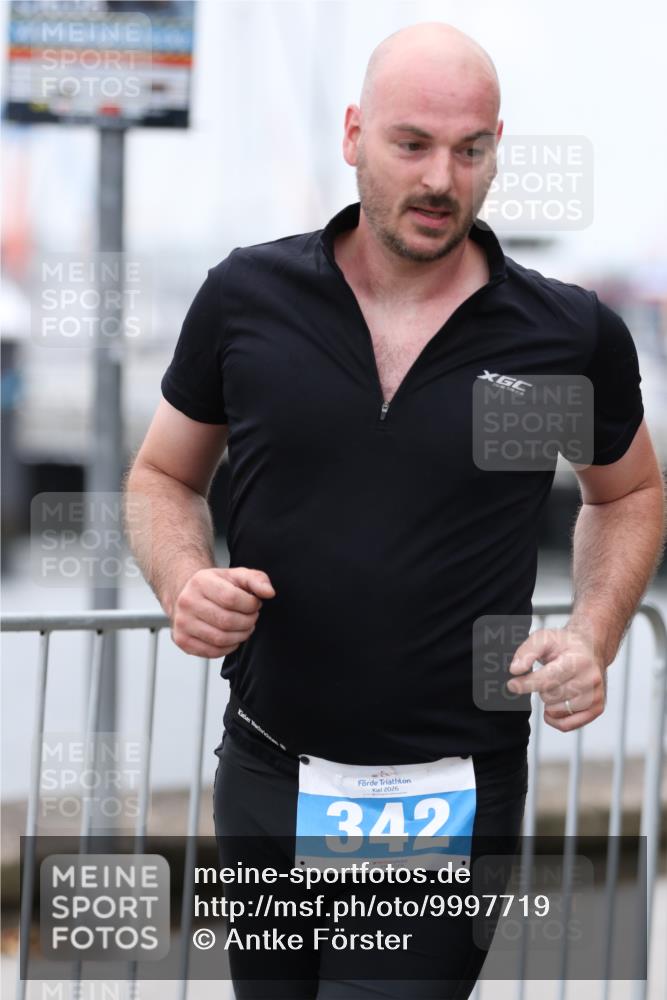 16.08.2026 - KN Förde Triathlon 2026 Antke Förster http://msf.ph/oto/9997719 16.08.2026 12:21:02 Laufen  meine-sportfotos.de