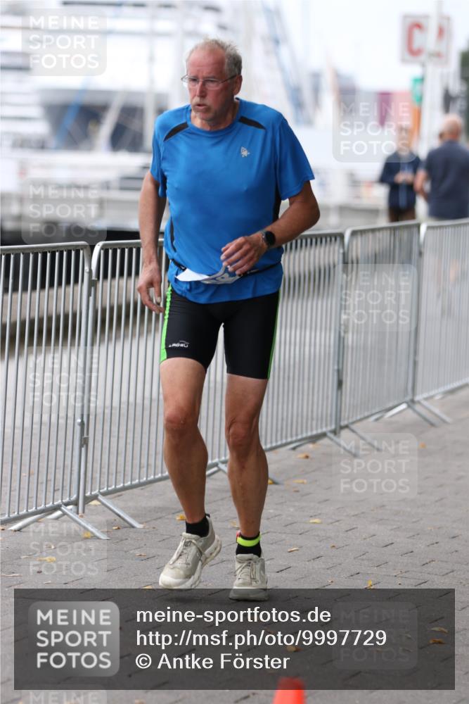 16.08.2026 - KN Förde Triathlon 2026 Antke Förster http://msf.ph/oto/9997729 16.08.2026 12:21:18 Laufen  meine-sportfotos.de