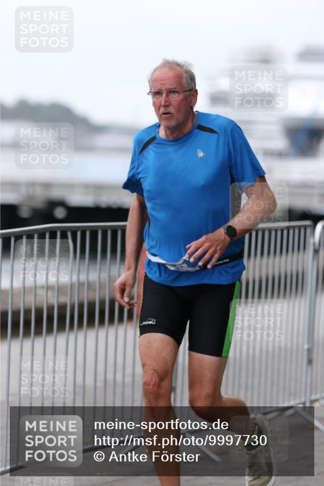 16.08.2026 - KN Förde Triathlon 2026 Antke Förster http://msf.ph/oto/9997730 16.08.2026 12:21:19 Laufen  meine-sportfotos.de