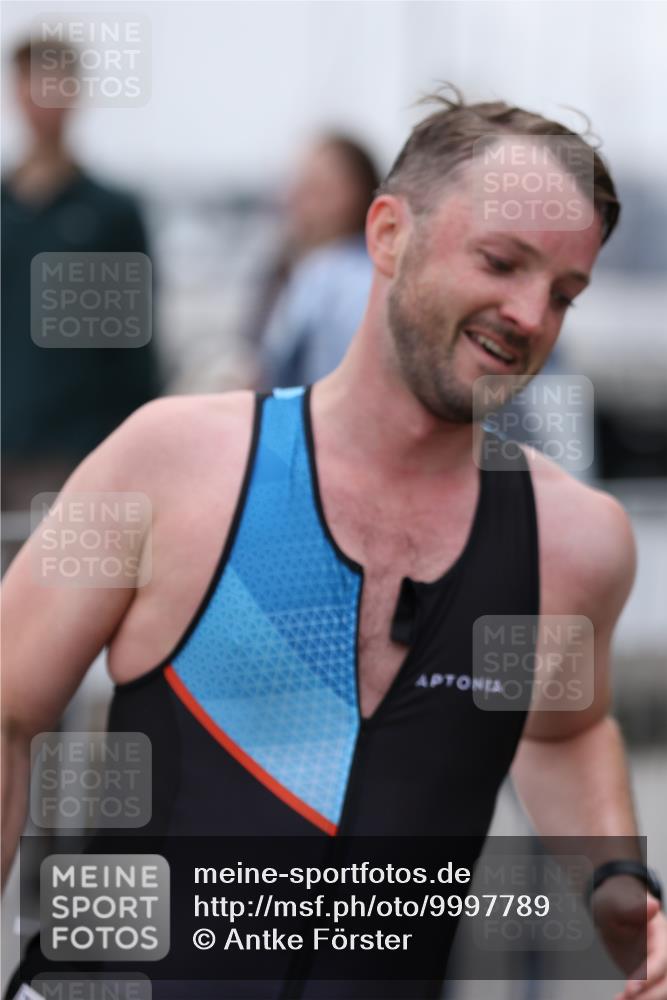 16.08.2026 - KN Förde Triathlon 2026 Antke Förster http://msf.ph/oto/9997789 16.08.2026 12:22:52 Laufen  meine-sportfotos.de