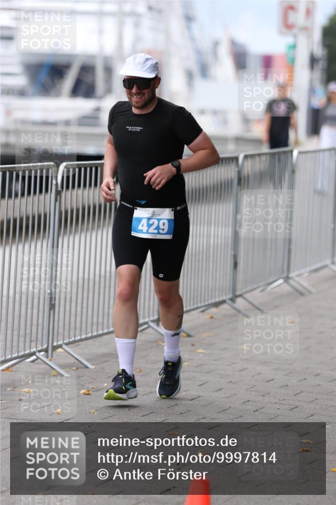 16.08.2026 - KN Förde Triathlon 2026 Antke Förster http://msf.ph/oto/9997814 16.08.2026 12:23:47 Laufen  meine-sportfotos.de
