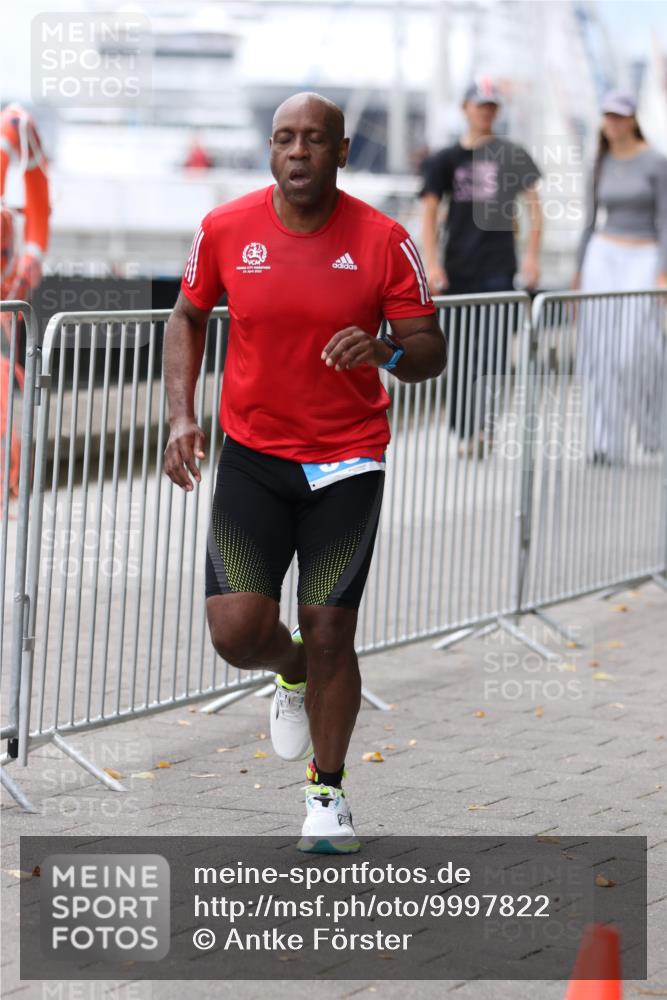 16.08.2026 - KN Förde Triathlon 2026 Antke Förster http://msf.ph/oto/9997822 16.08.2026 12:24:05 Laufen  meine-sportfotos.de