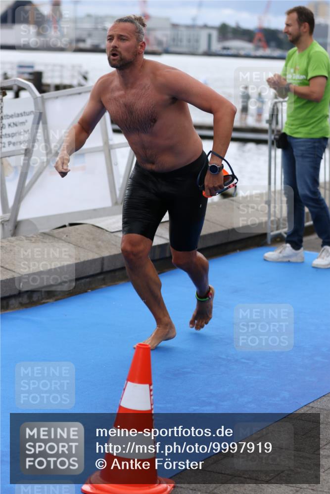 16.08.2026 - KN Förde Triathlon 2026 Antke Förster http://msf.ph/oto/9997919 16.08.2026 12:41:16 Schwimmen 506, 507, 519, 521, 520, 523, 527, 528, 540, 543 meine-sportfotos.de