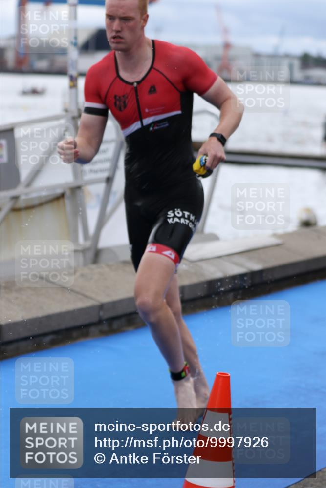 16.08.2026 - KN Förde Triathlon 2026 Antke Förster http://msf.ph/oto/9997926 16.08.2026 12:41:22 Schwimmen 506, 521, 523, 543, 511, 520, 523, 527, 528, 540 meine-sportfotos.de