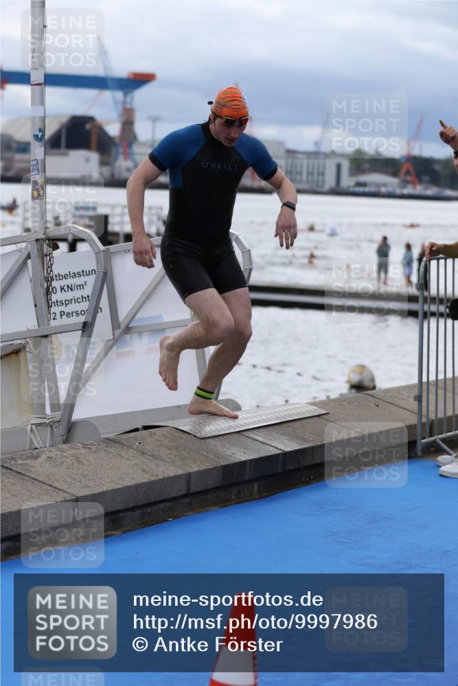 16.08.2026 - KN Förde Triathlon 2026 Antke Förster http://msf.ph/oto/9997986 16.08.2026 12:42:33 Schwimmen 533, 542, 547, 590, 530, 538 meine-sportfotos.de