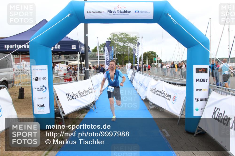 16.08.2026 - KN Förde Triathlon 2026 Markus Tischler http://msf.ph/oto/9997988 16.08.2026 12:05:28 Ziel 350, 350 meine-sportfotos.de