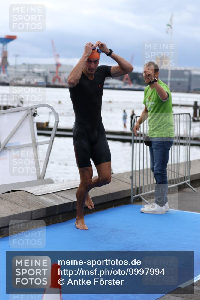 16.08.2026 - KN Förde Triathlon 2026 Antke Förster http://msf.ph/oto/9997994 16.08.2026 12:42:52 Schwimmen 530, 538, 547, 525, 530 meine-sportfotos.de