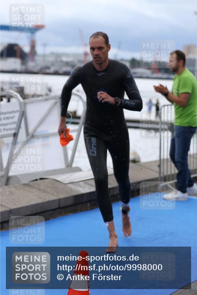 16.08.2026 - KN Förde Triathlon 2026 Antke Förster http://msf.ph/oto/9998000 16.08.2026 12:43:11 Schwimmen 530, 525, 551 meine-sportfotos.de