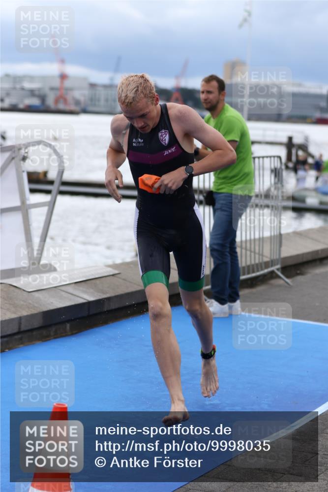 16.08.2026 - KN Förde Triathlon 2026 Antke Förster http://msf.ph/oto/9998035 16.08.2026 12:44:36 Schwimmen 532, 544, 548, 558, 598, 541, 546, 549, 556, 588, 598 meine-sportfotos.de