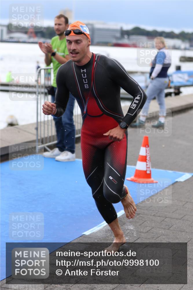 16.08.2026 - KN Förde Triathlon 2026 Antke Förster http://msf.ph/oto/9998100 16.08.2026 12:46:12 Schwimmen 515, 535, 557, 561, 562, 571, 580, 701, 517, 555, 569, 701, 710 meine-sportfotos.de