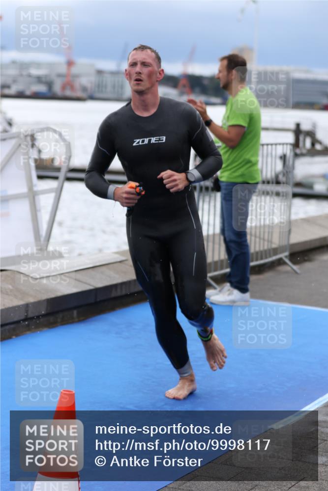16.08.2026 - KN Förde Triathlon 2026 Antke Förster http://msf.ph/oto/9998117 16.08.2026 12:46:50 Schwimmen 566, 703, 710, 585, 591, 708 meine-sportfotos.de
