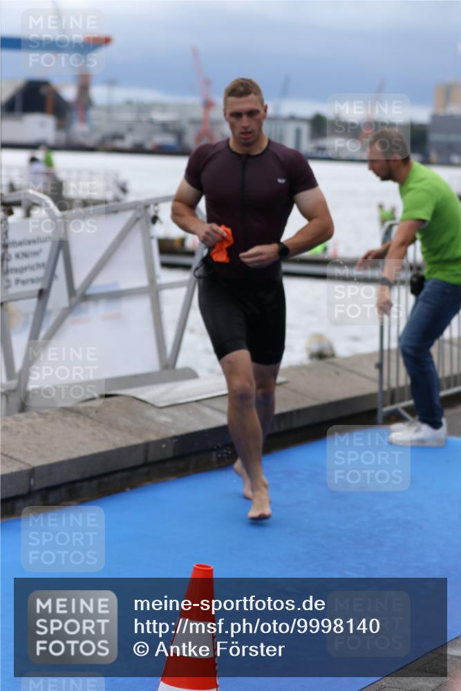 16.08.2026 - KN Förde Triathlon 2026 Antke Förster http://msf.ph/oto/9998140 16.08.2026 12:47:30 Schwimmen 567, 579, 705, 565, 567, 572, 573, 583, 702, 707, 712 meine-sportfotos.de