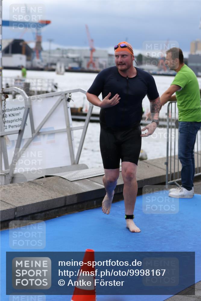 16.08.2026 - KN Förde Triathlon 2026 Antke Förster http://msf.ph/oto/9998167 16.08.2026 12:48:21 Schwimmen 568, 581, 586, 733, 539, 600, 612 meine-sportfotos.de