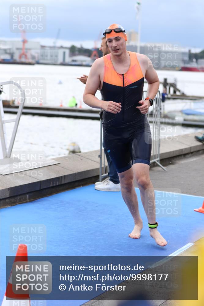 16.08.2026 - KN Förde Triathlon 2026 Antke Förster http://msf.ph/oto/9998177 16.08.2026 12:48:44 Schwimmen 539, 581, 600, 612, 196, 584, 719 meine-sportfotos.de