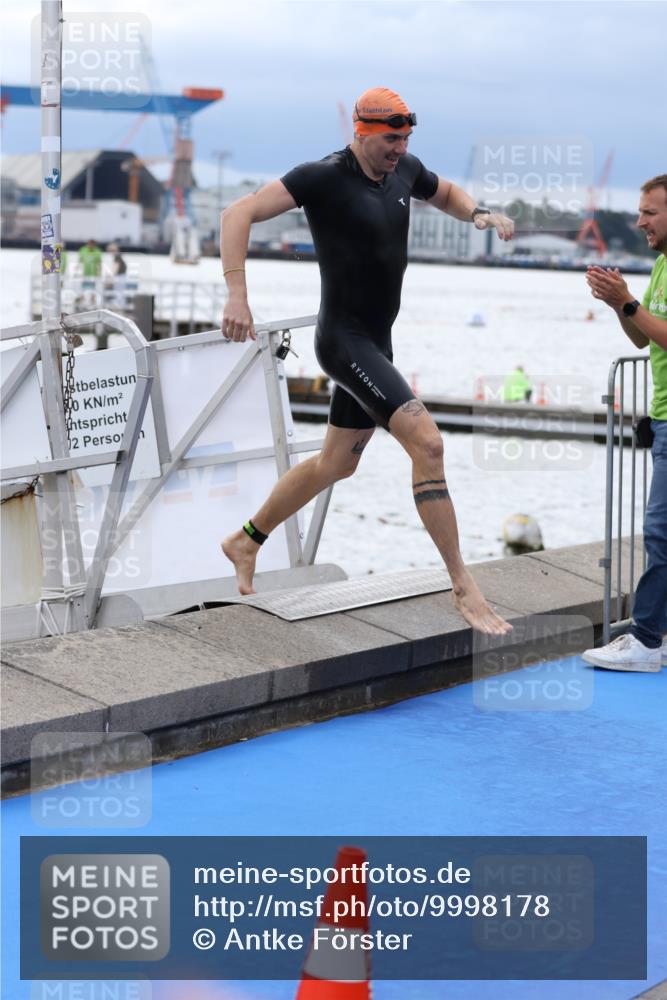 16.08.2026 - KN Förde Triathlon 2026 Antke Förster http://msf.ph/oto/9998178 16.08.2026 12:48:47 Schwimmen 539, 600, 612, 196, 584, 719 meine-sportfotos.de