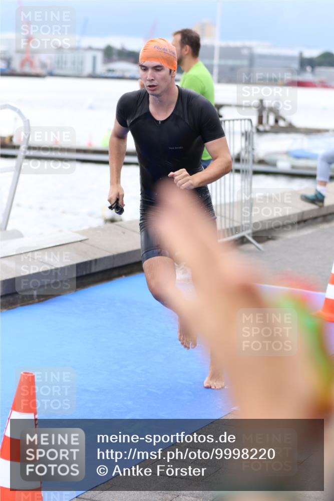 16.08.2026 - KN Förde Triathlon 2026 Antke Förster http://msf.ph/oto/9998220 16.08.2026 12:50:10 Schwimmen 589, 595, 601, 709, 711, 602, 605, 611, 704, 721, 740 meine-sportfotos.de