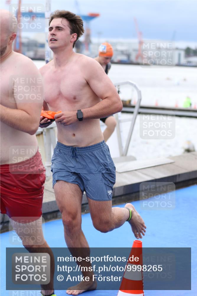 16.08.2026 - KN Förde Triathlon 2026 Antke Förster http://msf.ph/oto/9998265 16.08.2026 12:50:56 Schwimmen 596, 599, 603, 607, 706, 714, 718, 727, 713, 715, 718, 723, 724, 725, 729 meine-sportfotos.de