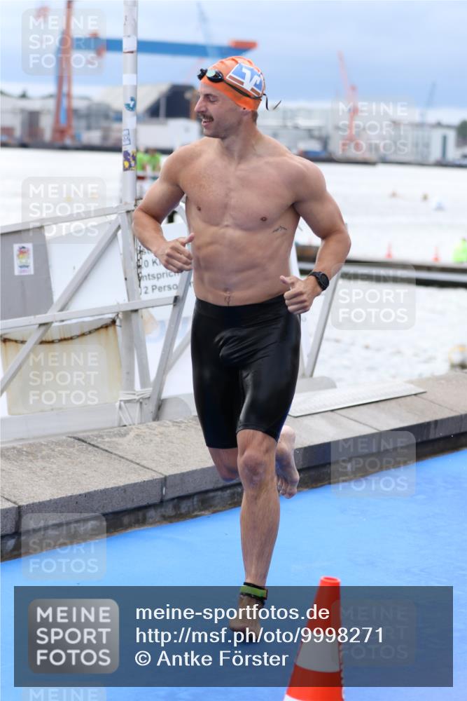 16.08.2026 - KN Förde Triathlon 2026 Antke Förster http://msf.ph/oto/9998271 16.08.2026 12:51:04 Schwimmen 596, 599, 607, 706, 713, 714, 718, 727, 715, 723, 724, 725, 729 meine-sportfotos.de