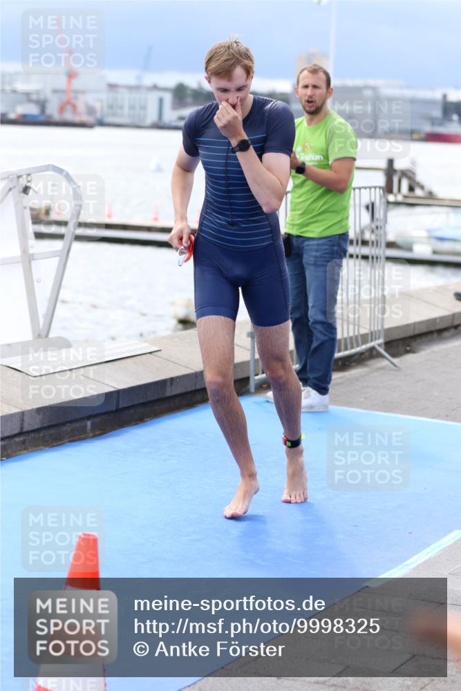 16.08.2026 - KN Förde Triathlon 2026 Antke Förster http://msf.ph/oto/9998325 16.08.2026 12:53:01 Schwimmen 577, 604, 716, 722, 735, 577, 610, 731, 743 meine-sportfotos.de