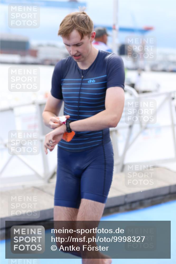 16.08.2026 - KN Förde Triathlon 2026 Antke Förster http://msf.ph/oto/9998327 16.08.2026 12:53:03 Schwimmen 577, 604, 716, 722, 735, 610, 731, 743 meine-sportfotos.de