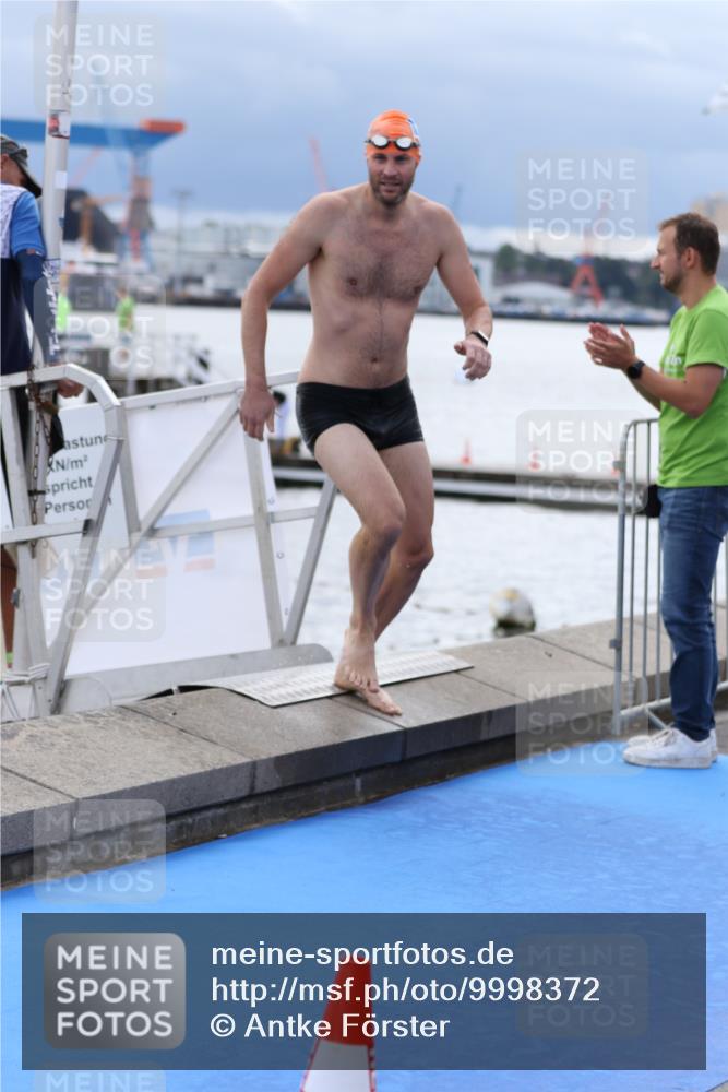 16.08.2026 - KN Förde Triathlon 2026 Antke Förster http://msf.ph/oto/9998372 16.08.2026 12:54:46 Schwimmen 734, 736, 736 meine-sportfotos.de