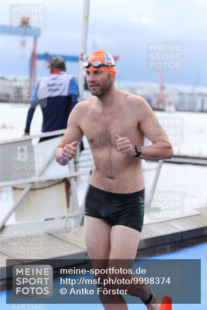 16.08.2026 - KN Förde Triathlon 2026 Antke Förster http://msf.ph/oto/9998374 16.08.2026 12:54:48 Schwimmen 734, 736 meine-sportfotos.de