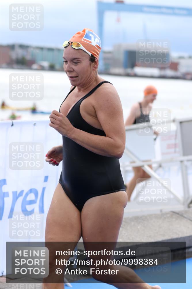 16.08.2026 - KN Förde Triathlon 2026 Antke Förster http://msf.ph/oto/9998384 16.08.2026 12:55:31 Schwimmen 747, 726, 732, 738, 739 meine-sportfotos.de