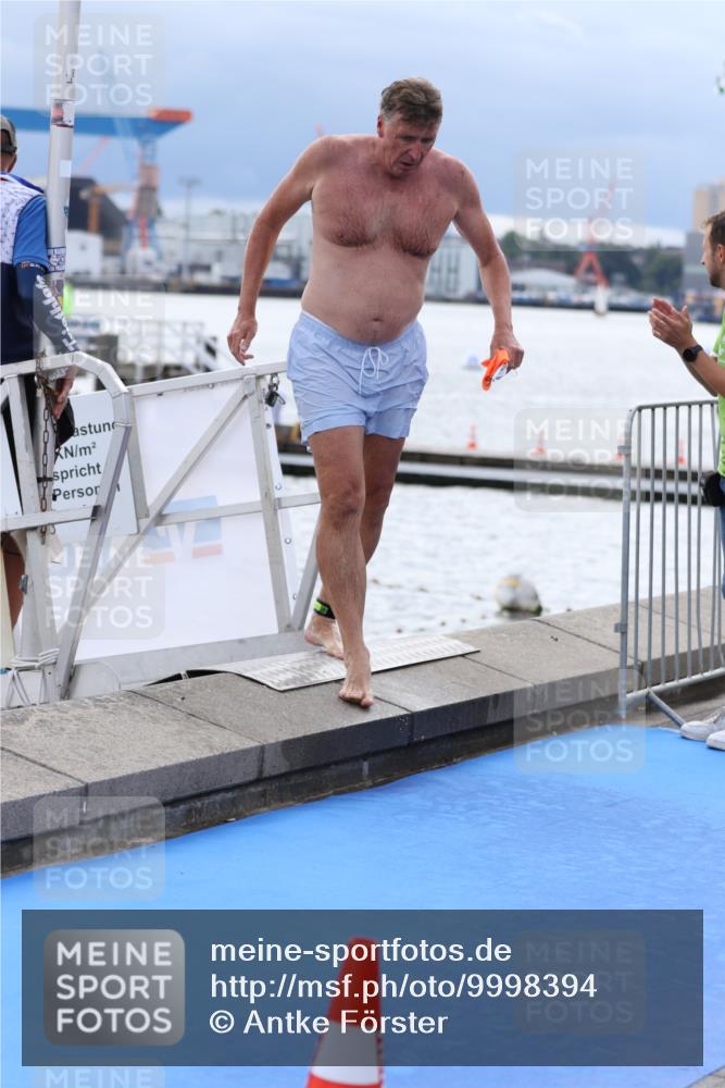 16.08.2026 - KN Förde Triathlon 2026 Antke Förster http://msf.ph/oto/9998394 16.08.2026 12:55:48 Schwimmen 726, 738, 747, 732, 739 meine-sportfotos.de