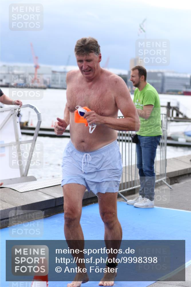 16.08.2026 - KN Förde Triathlon 2026 Antke Förster http://msf.ph/oto/9998398 16.08.2026 12:55:50 Schwimmen 726, 738, 739, 747, 732, 739 meine-sportfotos.de