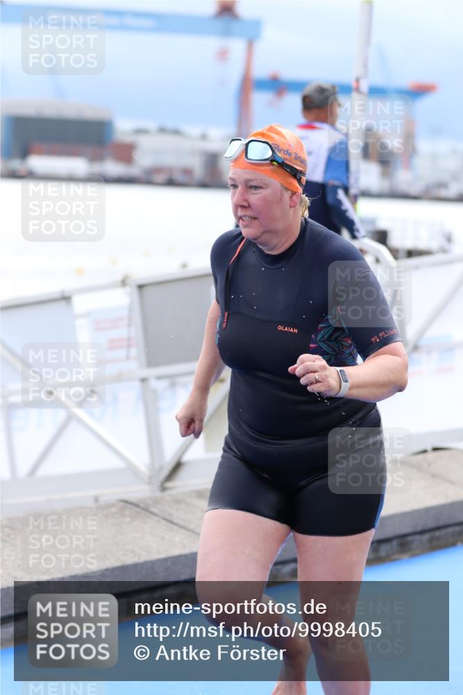 16.08.2026 - KN Förde Triathlon 2026 Antke Förster http://msf.ph/oto/9998405 16.08.2026 12:55:54 Schwimmen 726, 738, 739, 732 meine-sportfotos.de