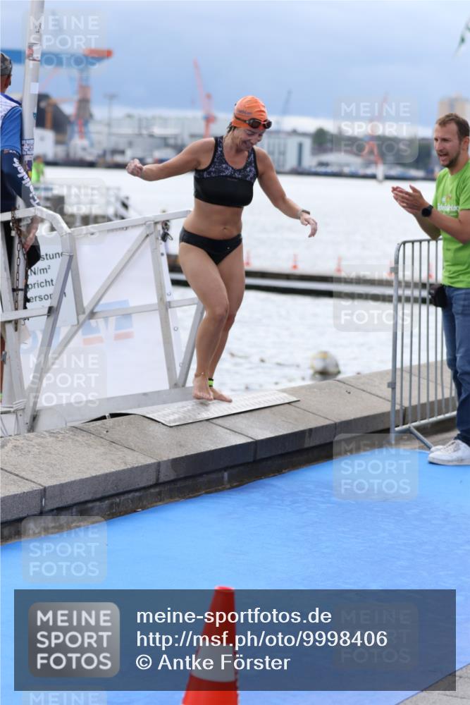 16.08.2026 - KN Förde Triathlon 2026 Antke Förster http://msf.ph/oto/9998406 16.08.2026 12:55:57 Schwimmen 726, 732, 738, 739 meine-sportfotos.de