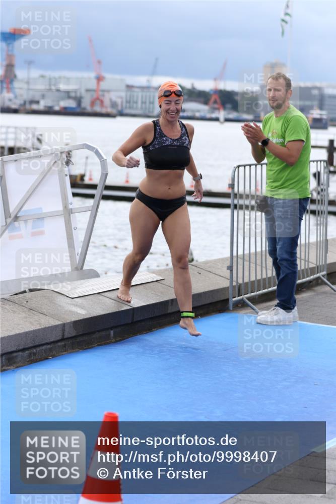 16.08.2026 - KN Förde Triathlon 2026 Antke Förster http://msf.ph/oto/9998407 16.08.2026 12:55:58 Schwimmen 726, 732, 738, 739 meine-sportfotos.de