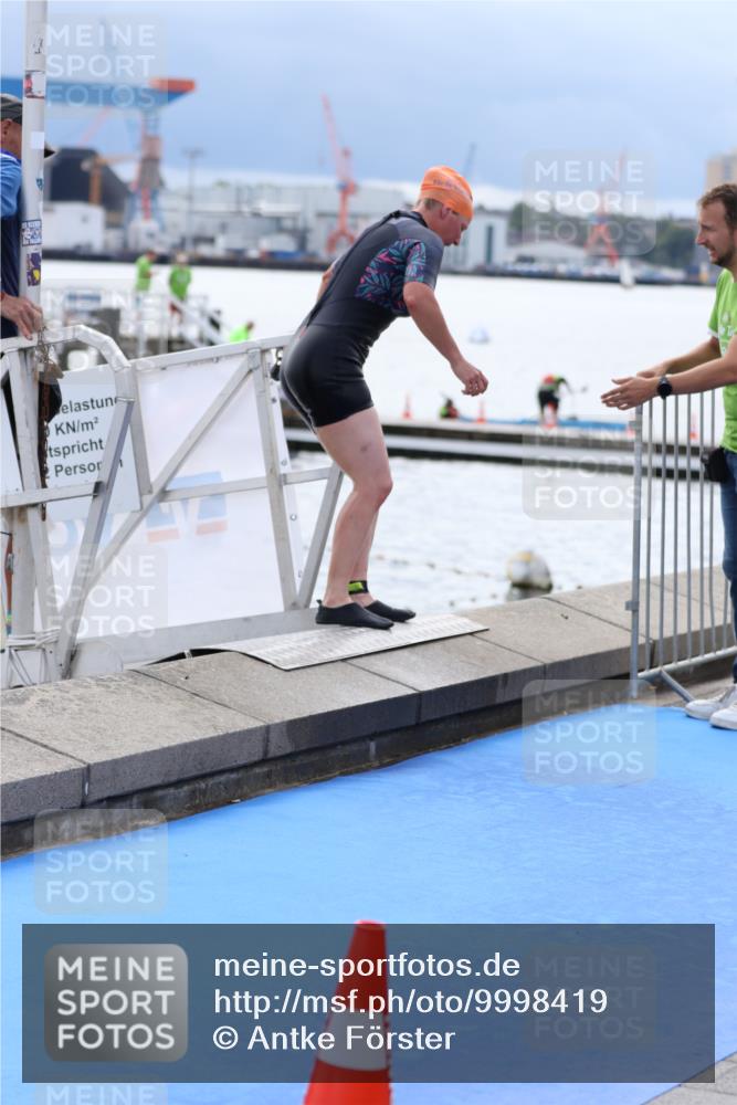 16.08.2026 - KN Förde Triathlon 2026 Antke Förster http://msf.ph/oto/9998419 16.08.2026 12:56:51 Schwimmen 717, 742 meine-sportfotos.de