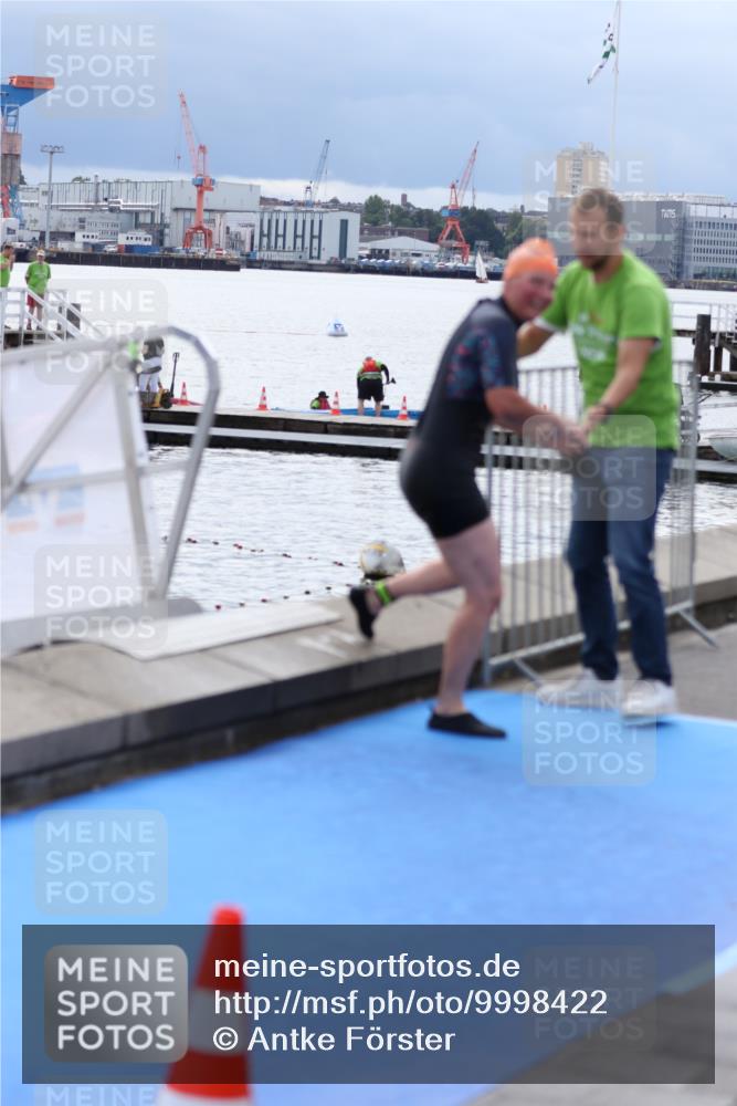 16.08.2026 - KN Förde Triathlon 2026 Antke Förster http://msf.ph/oto/9998422 16.08.2026 12:56:52 Schwimmen 717, 742 meine-sportfotos.de
