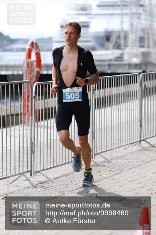 16.08.2026 - KN Förde Triathlon 2026 Antke Förster http://msf.ph/oto/9998469 16.08.2026 13:21:50 Laufen  meine-sportfotos.de