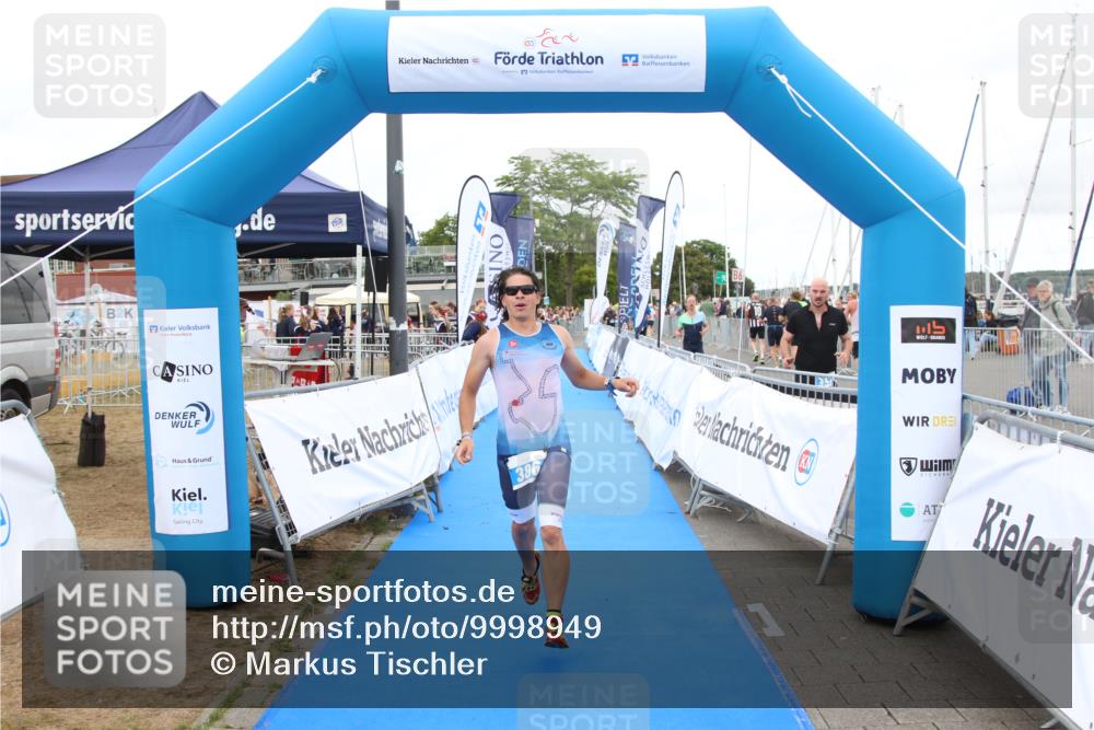 16.08.2026 - KN Förde Triathlon 2026 Markus Tischler http://msf.ph/oto/9998949 16.08.2026 12:10:58 Ziel 386, 386 meine-sportfotos.de