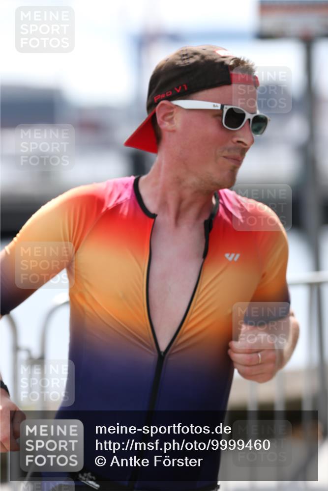 16.08.2026 - KN Förde Triathlon 2026 Antke Förster http://msf.ph/oto/9999460 16.08.2026 13:47:07 Laufen  meine-sportfotos.de