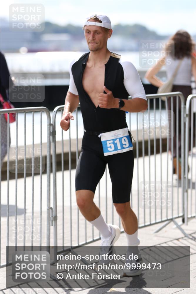 16.08.2026 - KN Förde Triathlon 2026 Antke Förster http://msf.ph/oto/9999473 16.08.2026 13:47:31 Laufen  meine-sportfotos.de