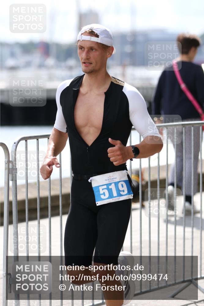 16.08.2026 - KN Förde Triathlon 2026 Antke Förster http://msf.ph/oto/9999474 16.08.2026 13:47:32 Laufen  meine-sportfotos.de