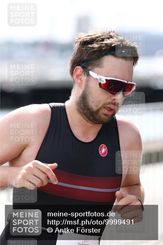 16.08.2026 - KN Förde Triathlon 2026 Antke Förster http://msf.ph/oto/9999491 16.08.2026 13:47:49 Laufen  meine-sportfotos.de