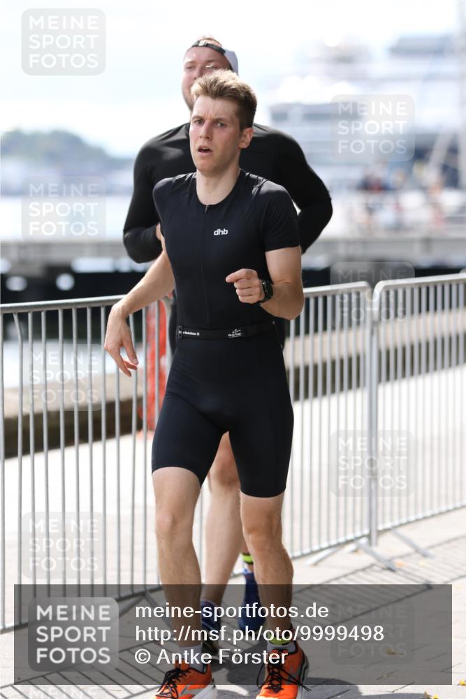 16.08.2026 - KN Förde Triathlon 2026 Antke Förster http://msf.ph/oto/9999498 16.08.2026 13:47:57 Laufen  meine-sportfotos.de